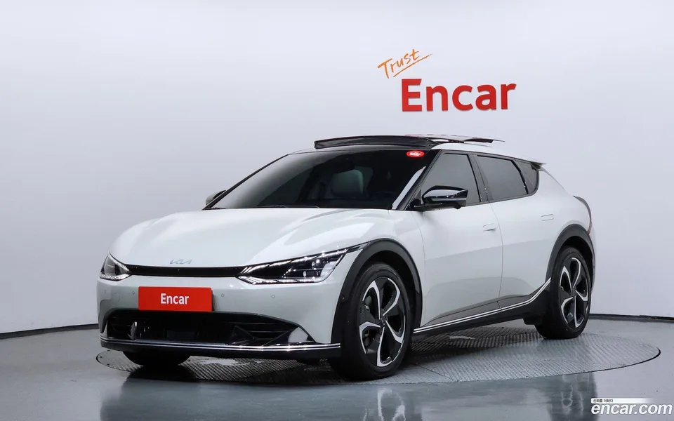 Kia EV6 4WD 2023 — photo 1, buy with delivery to Moscow