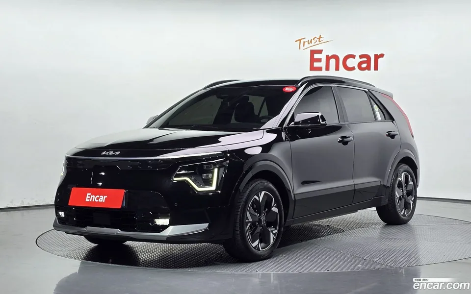 Kia Niro EV 2023 — photo 1, buy with delivery to Moscow