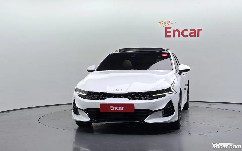Kia K5 2.0 2023 — thumbnail 3