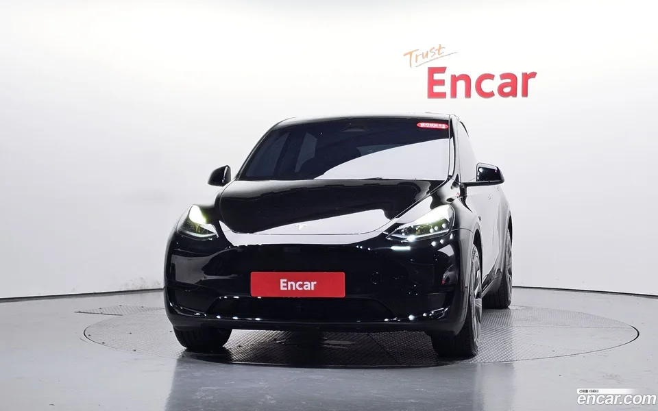 Tesla Model Y RWD 2025 — thumbnail 3