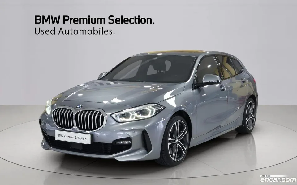 BMW 1 Series 120i M 2023 — photo 1, buy with delivery to Moscow