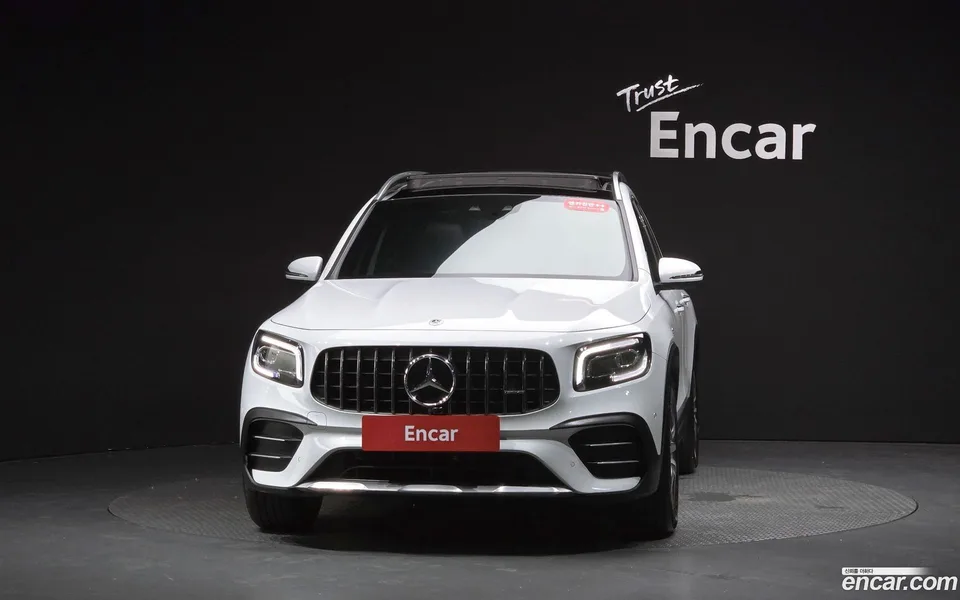 Mercedes-Benz GLB-Class AMG GLB35 4MATIC 2023 — thumbnail 3