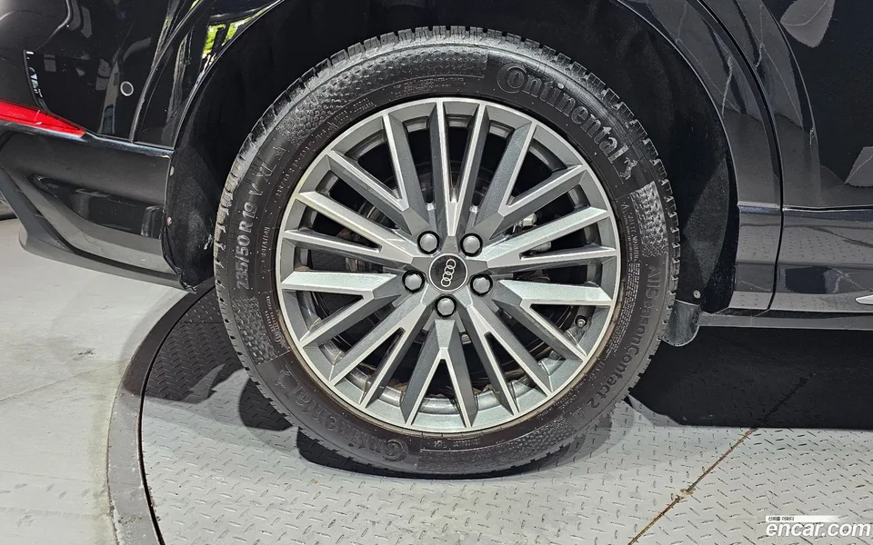 Audi Q3 35 TDI 2023 — thumbnail 2