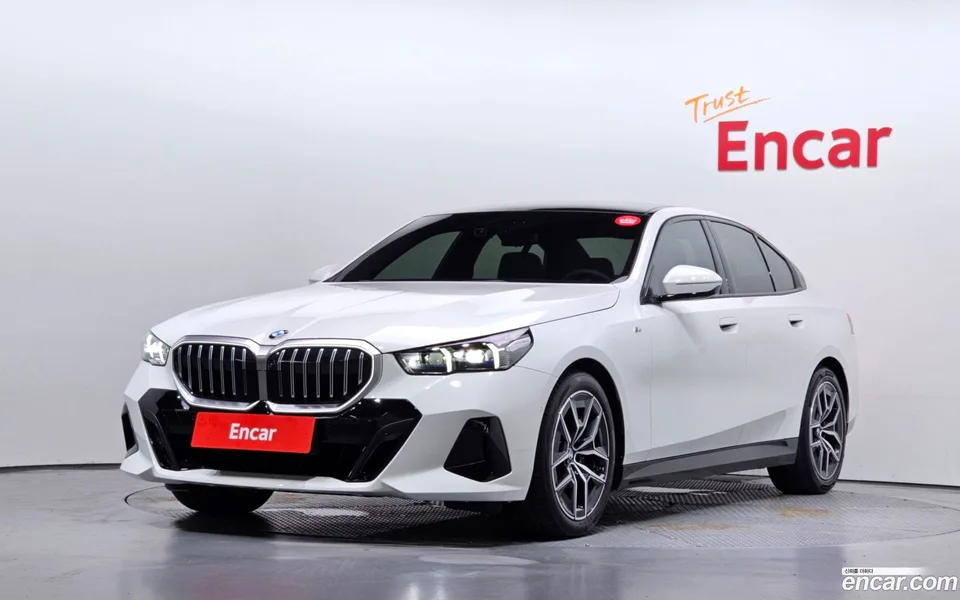 BMW 5 Series 520i M 2024 — photo 1, buy with delivery to Moscow