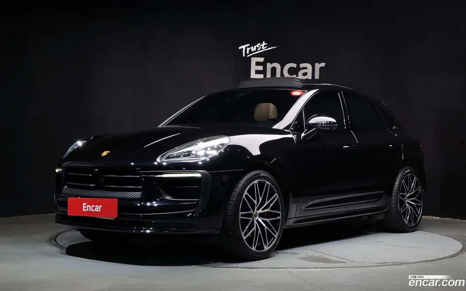 Porsche Macan 2.9 S 2023 — photo 1, buy with delivery to Moscow