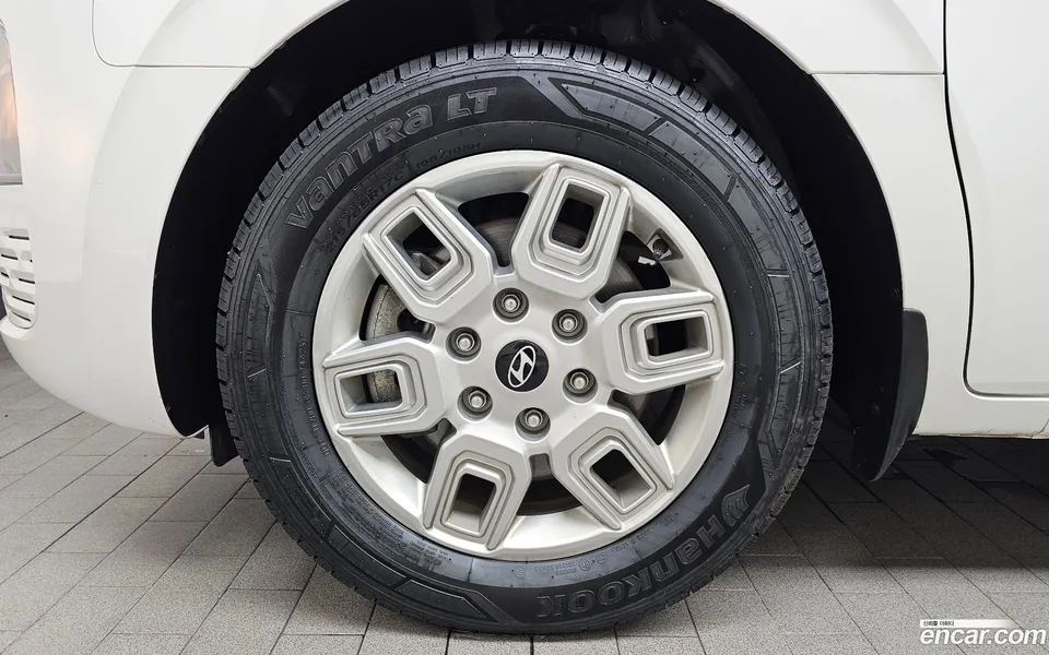 Hyundai Staria 4WD 11 2024 — миниатюра 2