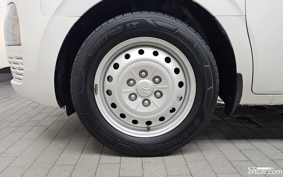 Hyundai Staria 11 2023 — thumbnail 2