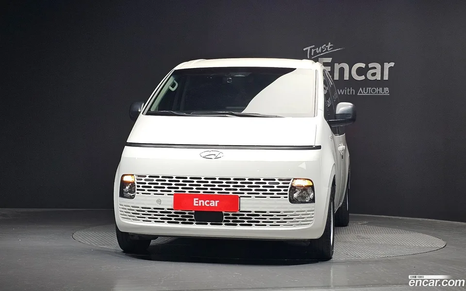 Hyundai Staria 11 2023 — thumbnail 3