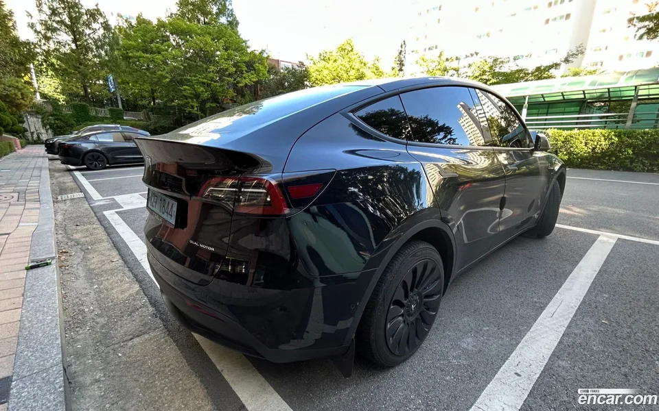 Tesla Model Y AWD 2022 — thumbnail 2