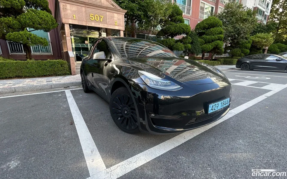 Tesla Model Y AWD 2022 — thumbnail 3