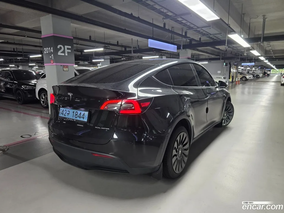 Tesla Model Y AWD 2022 — thumbnail 4
