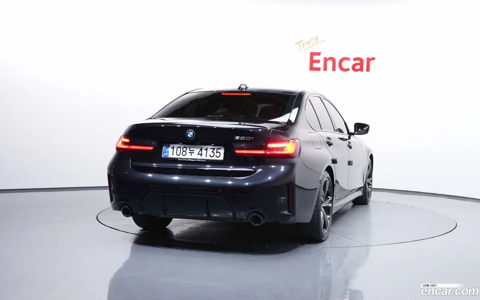 BMW 3 Series 320i M 2025 — thumbnail 4