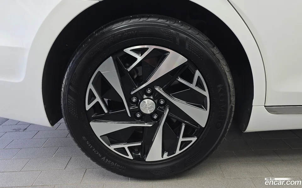 Hyundai Grandeur IG Hybrid 2022 — thumbnail 2
