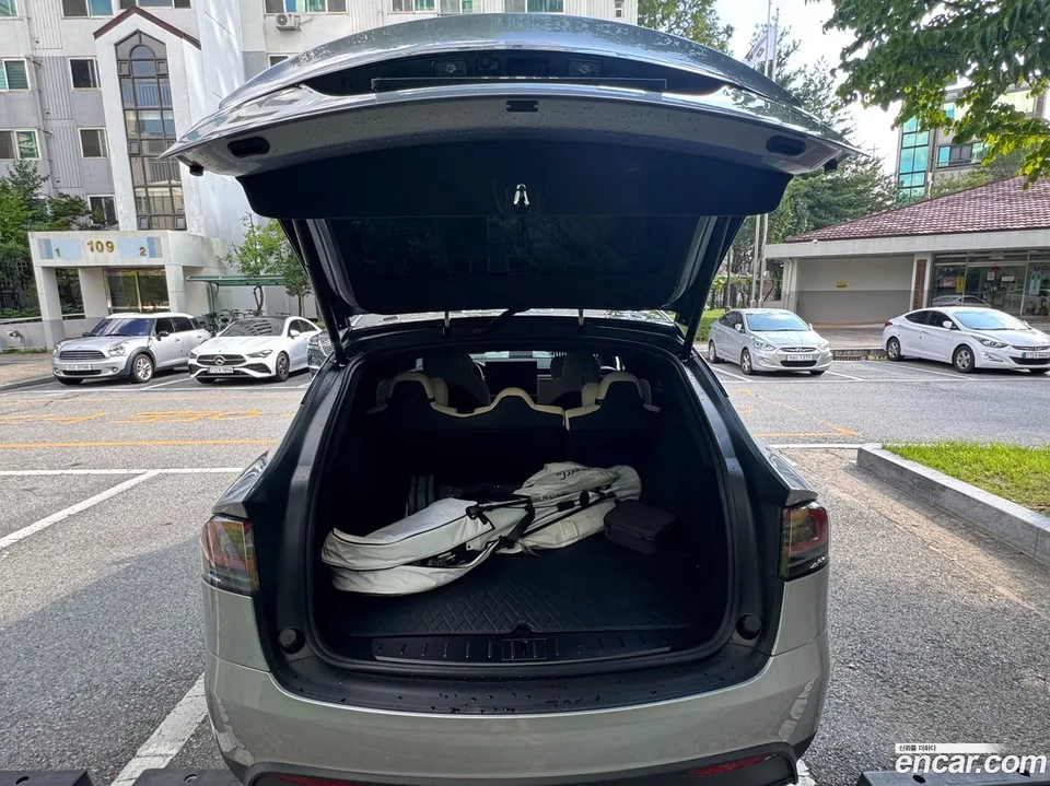 Tesla Model X 2026 — thumbnail 3