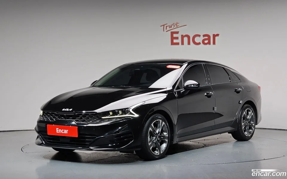 Kia K5 2.0 2023 — photo 1, buy with delivery to Moscow