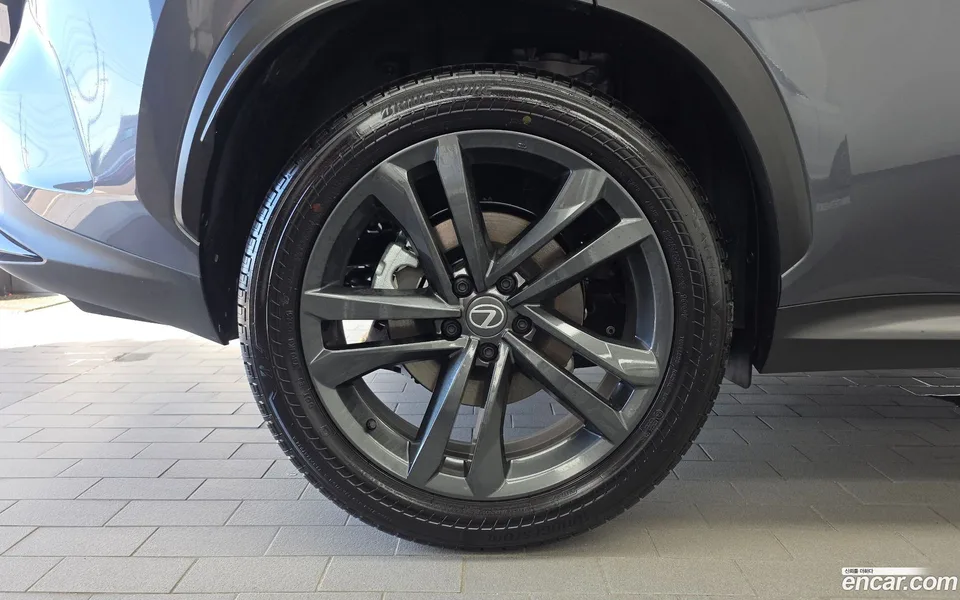 Lexus NX 350h 2026 — thumbnail 2