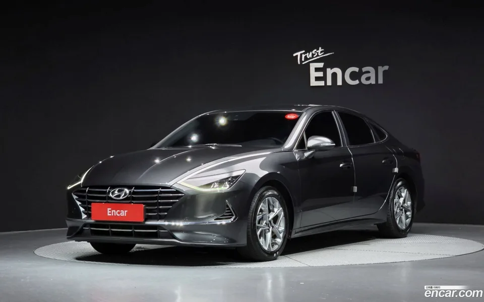 Hyundai Sonata 2.0 LPG 2022 — photo 1, buy with delivery to Moscow