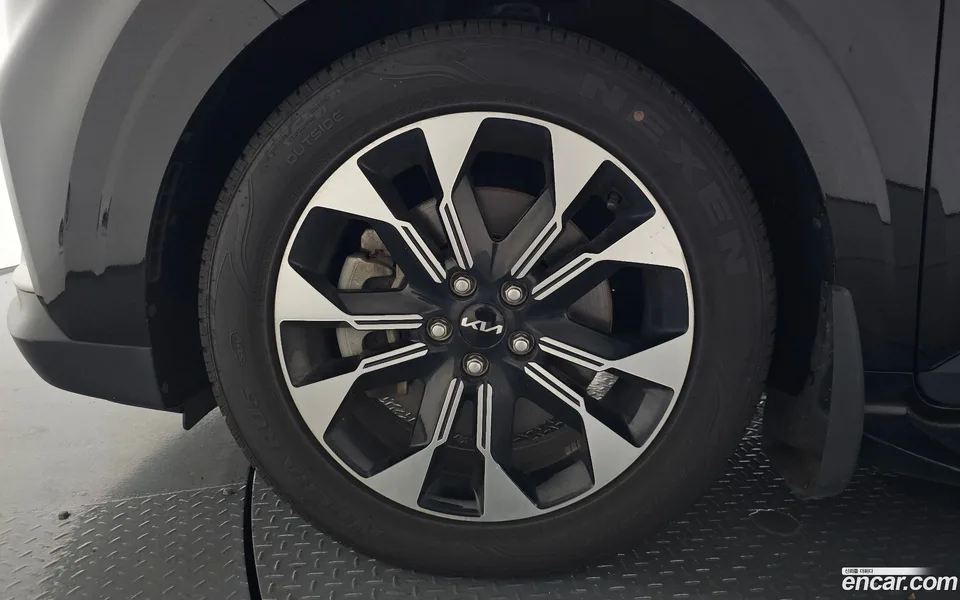 Kia Carnival 9 2022 — thumbnail 2