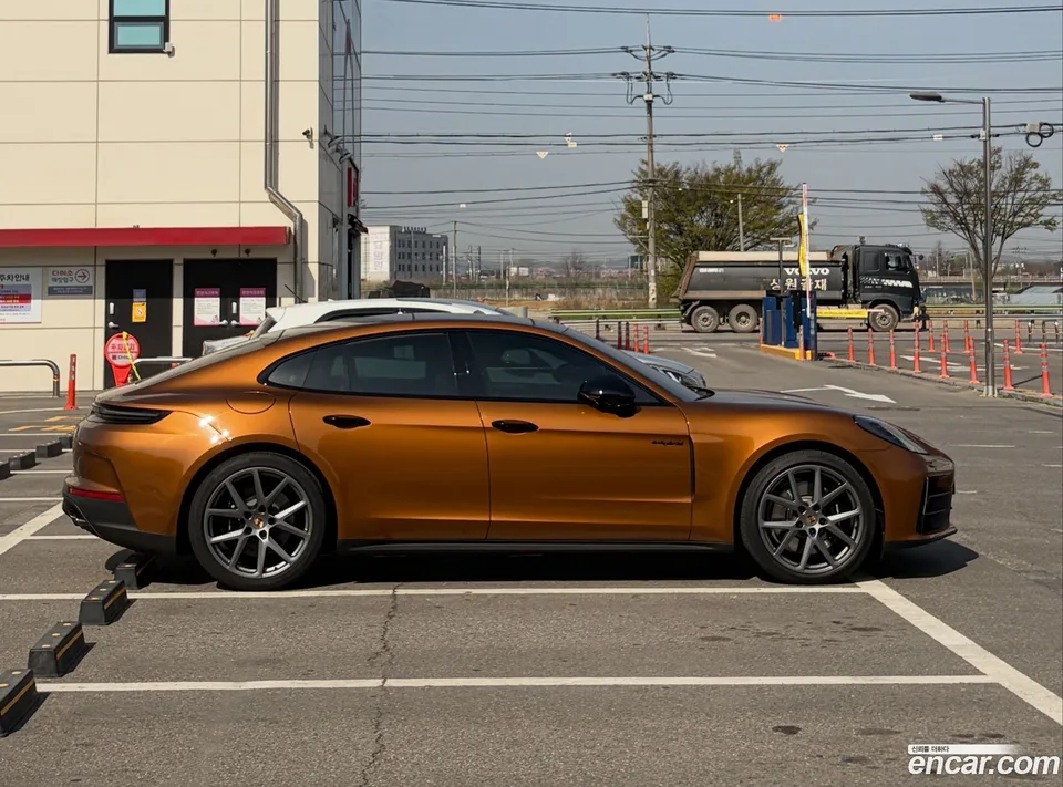 Porsche Panamera (976) 2.9 AWD E- 2025 — thumbnail 2