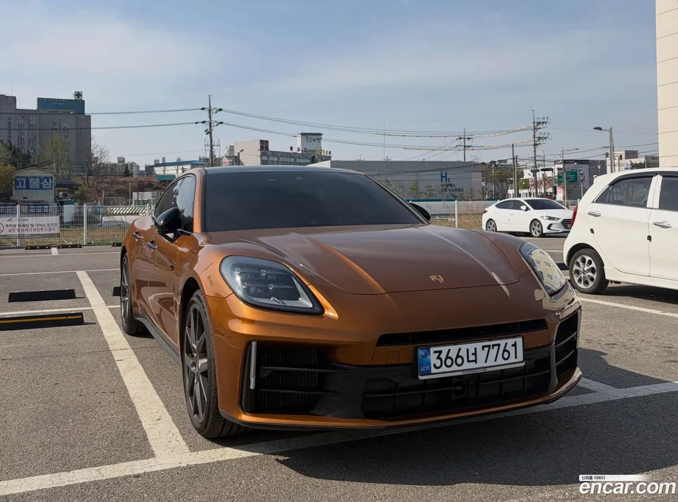 Porsche Panamera (976) 2.9 AWD E- 2025 — photo 1, buy with delivery to Moscow