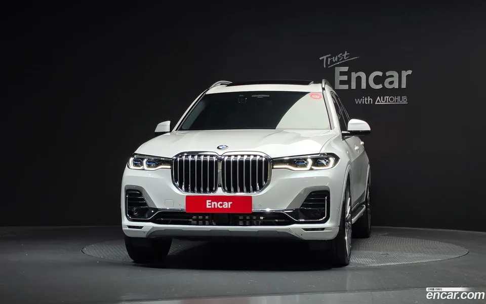 BMW X7 xDrive 40i 7 2022 — thumbnail 3