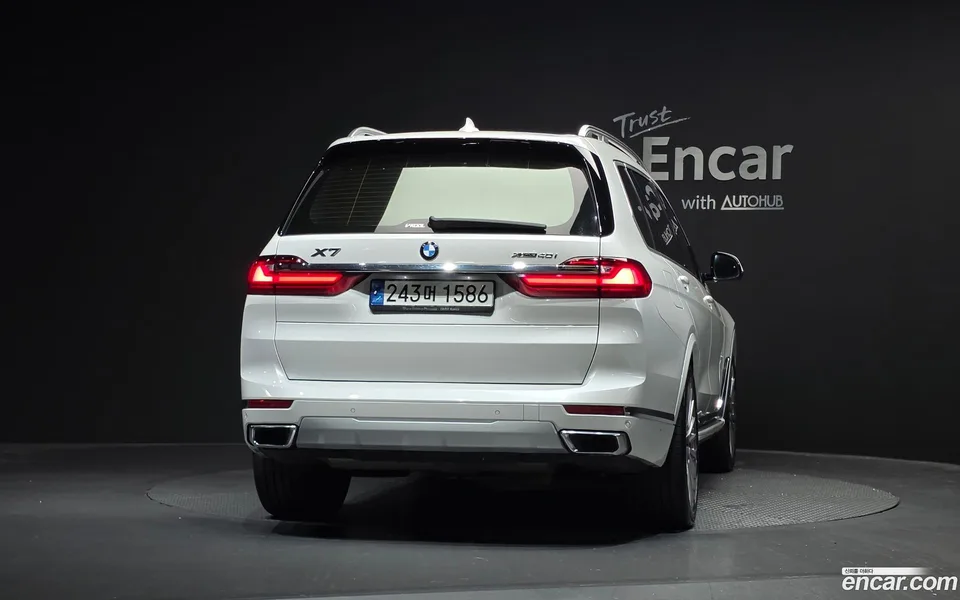 BMW X7 xDrive 40i 7 2022 — thumbnail 4