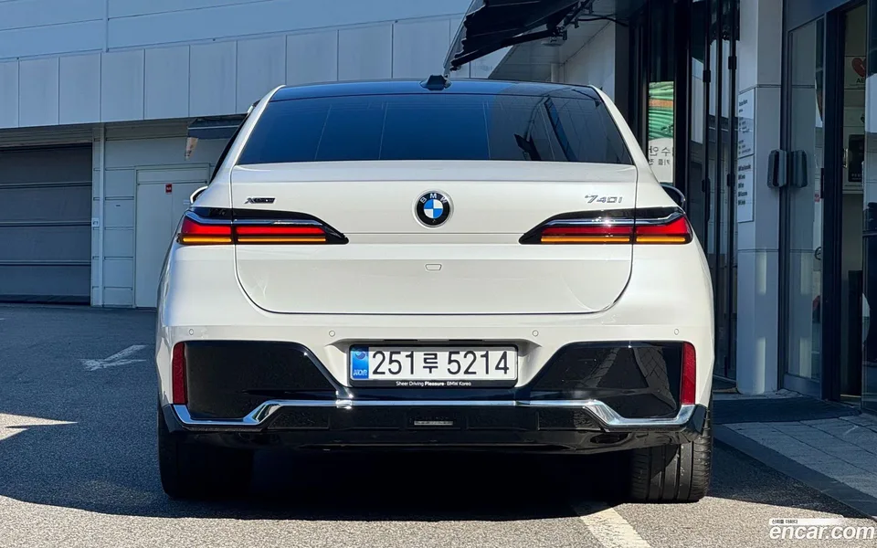BMW 7 Series 740i xDrive M 2025 — thumbnail 4