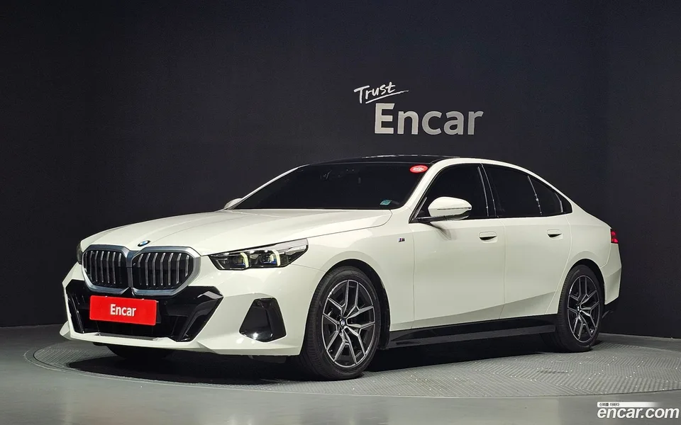 BMW 5 Series 520i M 2024 — photo 1, buy with delivery to Moscow