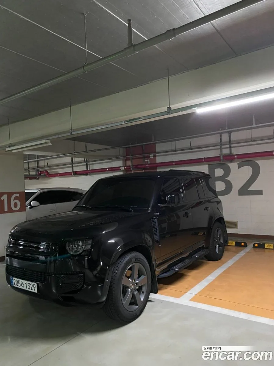 Land Rover Defender 110 P300 X- SE 2025 — thumbnail 3