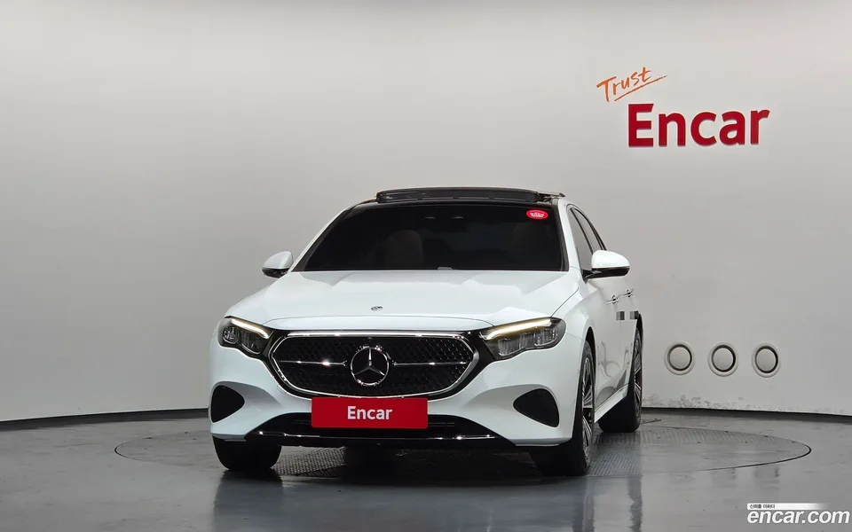 Mercedes-Benz E-Class E200 2025 — миниатюра 3