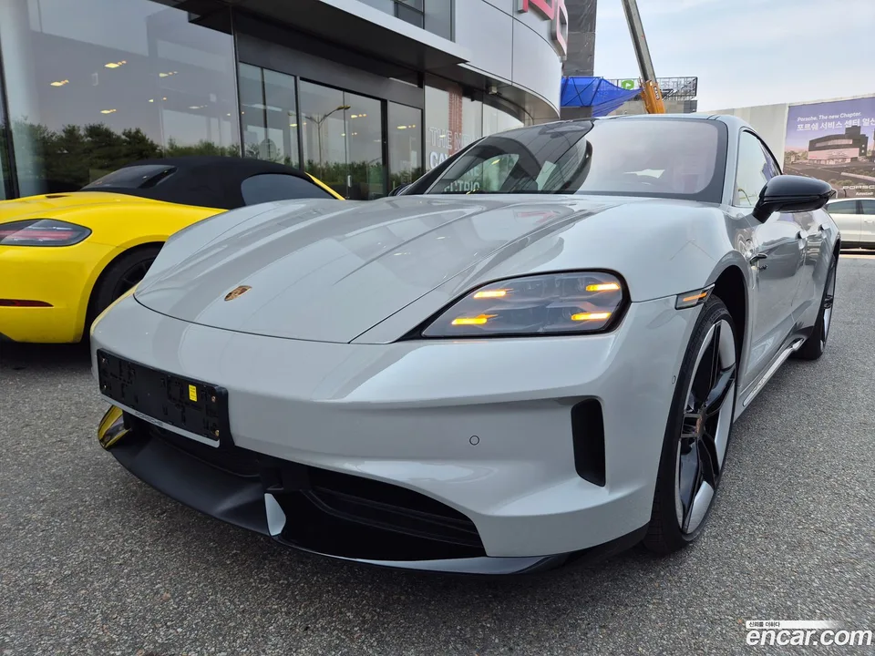 Porsche Taycan 4S 2026 — photo 1, buy with delivery to Moscow