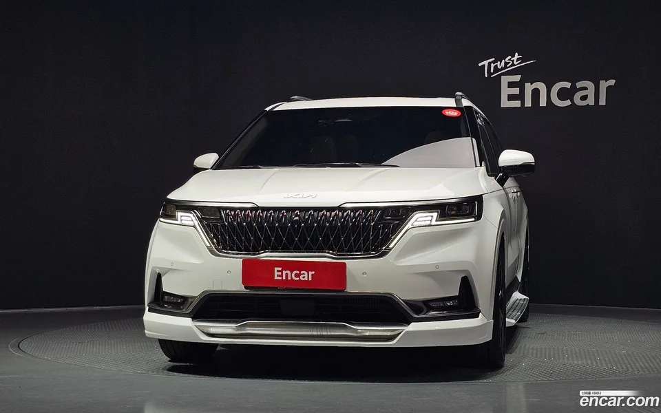 Kia Carnival 9 2023 — thumbnail 3
