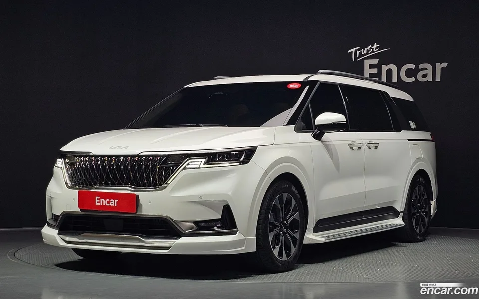 Kia Carnival 9 2023 — photo 1, buy with delivery to Moscow