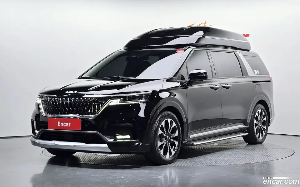 Kia Carnival 7 2022 — photo 1, buy with delivery to Moscow