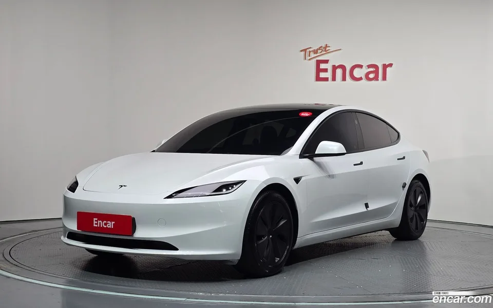 Tesla Model 3 RWD 2024 — photo 1, buy with delivery to Moscow