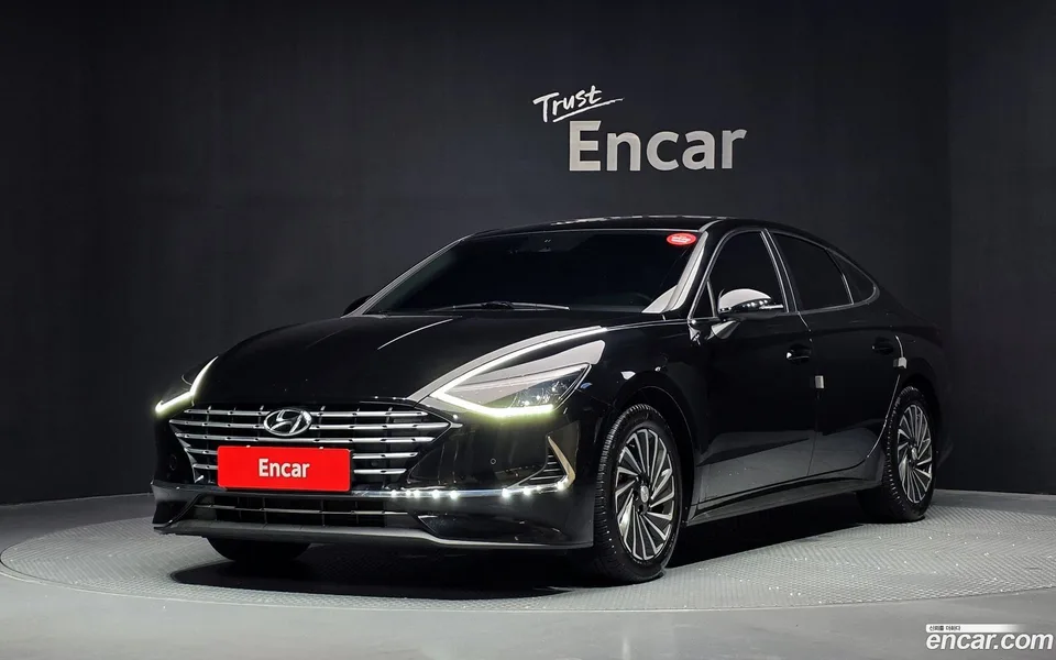 Hyundai Sonata Hybrid 2022 — photo 1, buy with delivery to Moscow