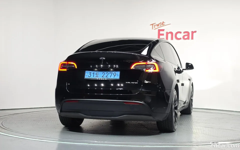 Tesla Model Y AWD 2022 — миниатюра 4