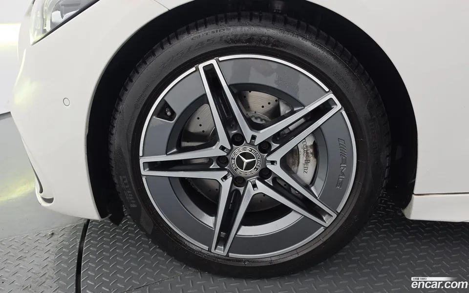 Mercedes-Benz C-Class C200 AMG Line 2025 — thumbnail 2