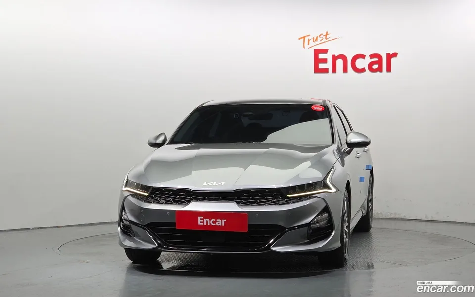 Kia K5 2.0 2023 — thumbnail 3