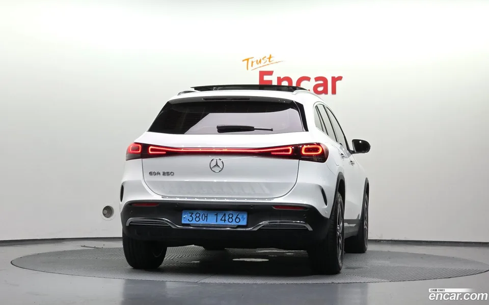 Mercedes-Benz EQA EQA250 AMG 2023 — thumbnail 4