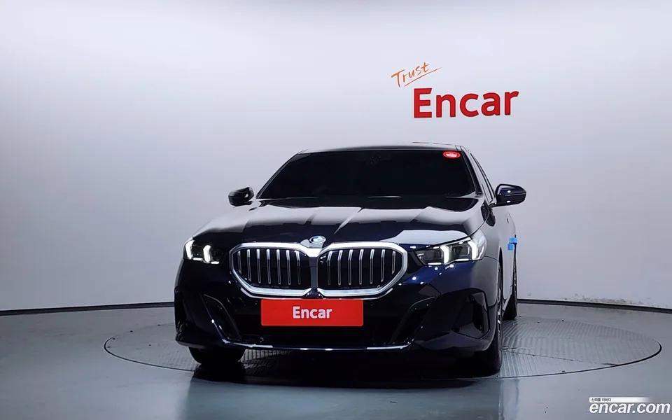 BMW 5 Series 523d M 2025 — thumbnail 3