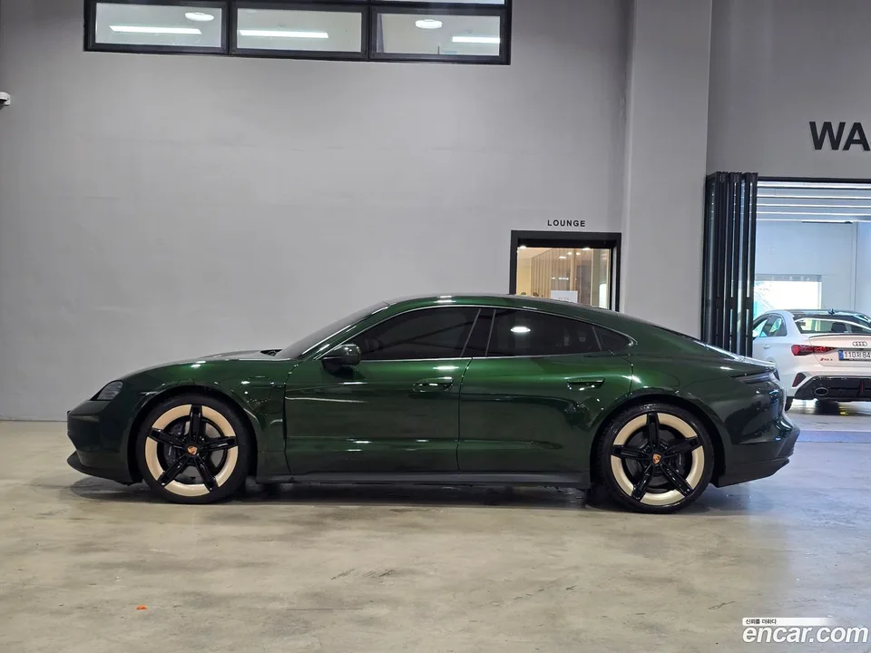 Porsche Taycan 2024 — thumbnail 3
