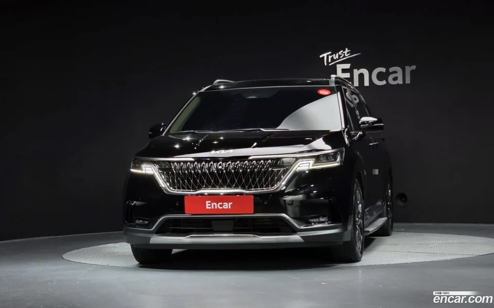 Kia Carnival 9 2023 — thumbnail 3