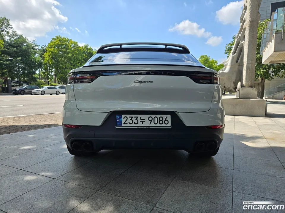 Porsche Cayenne 3.0 2023 — thumbnail 4