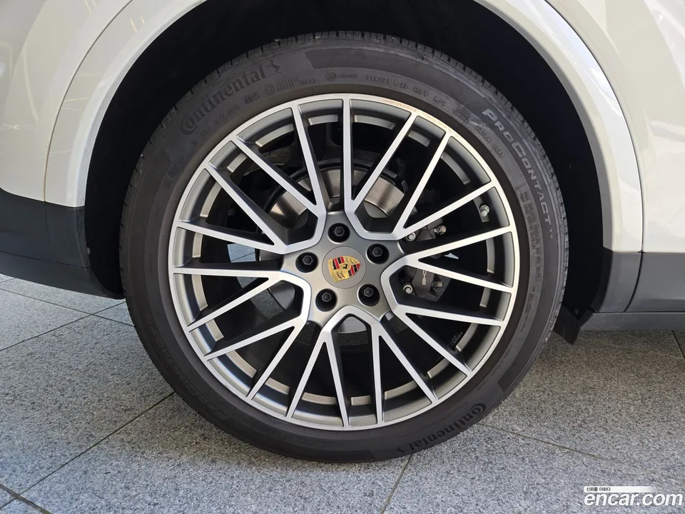 Porsche Cayenne 3.0 2023 — thumbnail 5