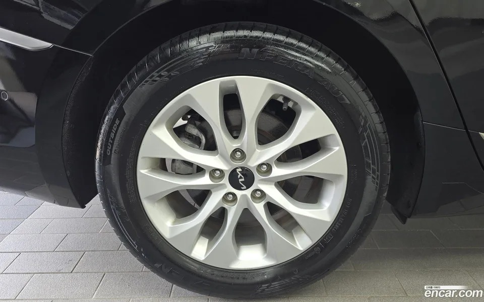 Kia K8 2.5 2WD 2023 — thumbnail 2