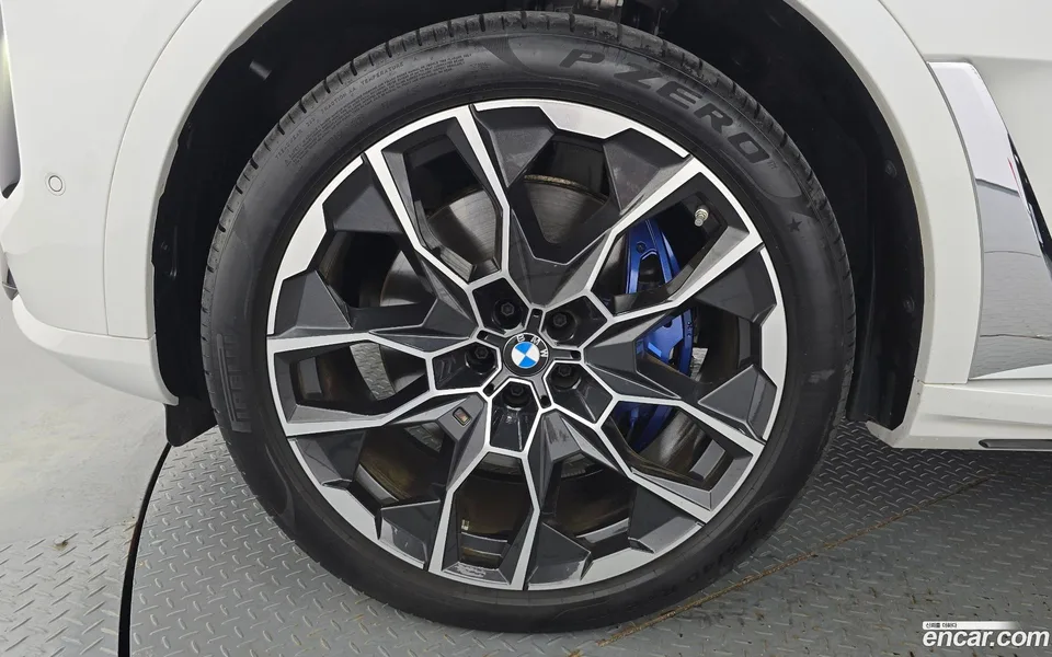 BMW X7 xDrive 40i M 6 2025 — thumbnail 2