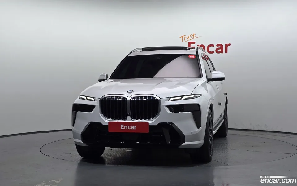 BMW X7 xDrive 40i M 6 2025 — thumbnail 3