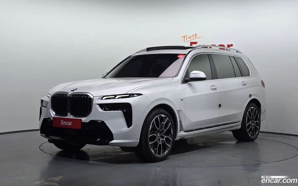BMW X7 xDrive 40i M 6 2025 — photo 1, buy with delivery to Moscow