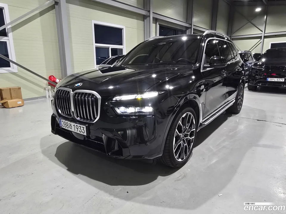 BMW X7 xDrive 40d M 7 2025 — photo 1, buy with delivery to Moscow